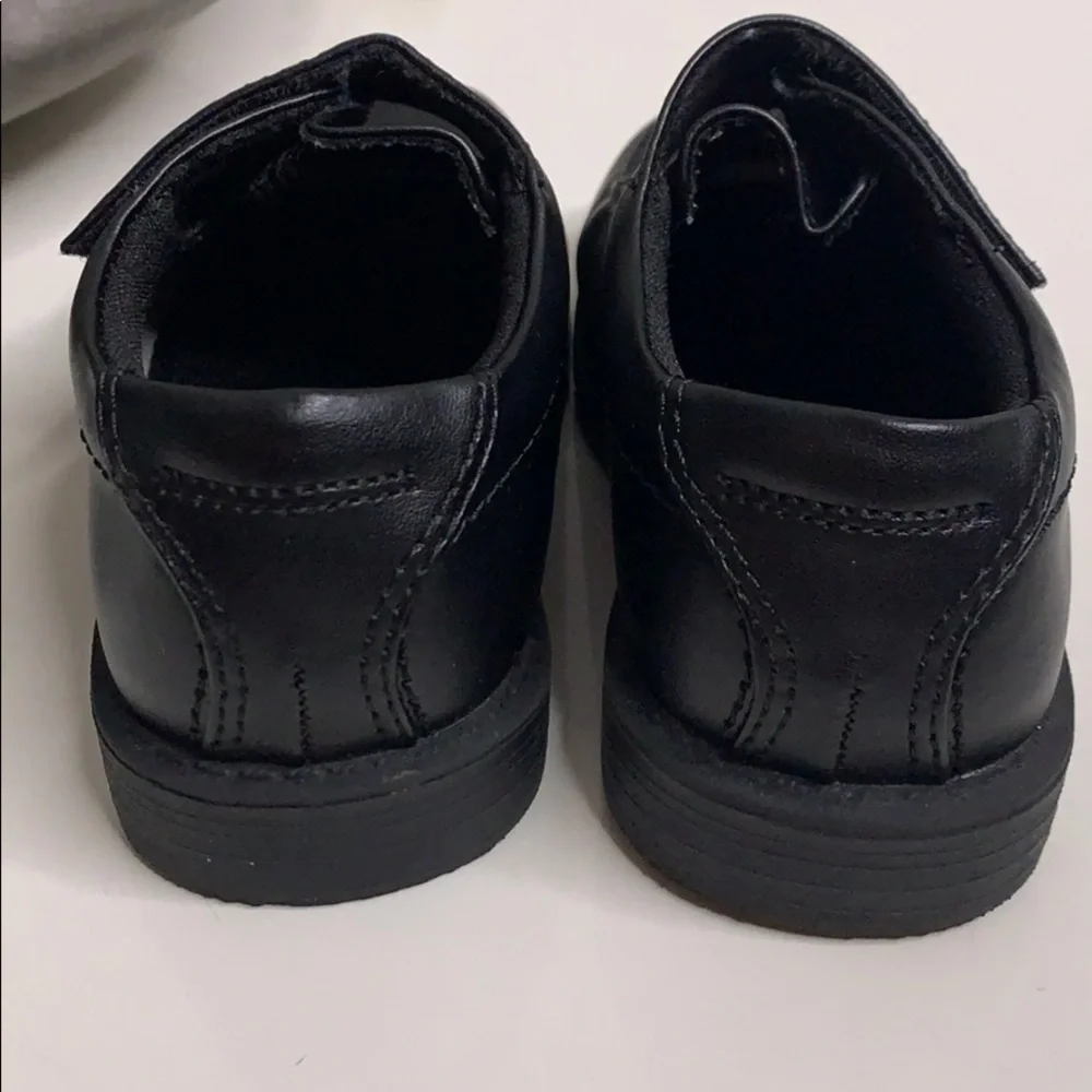 smart fit black faux leather classic Velcro shoes boys toddler 7.5